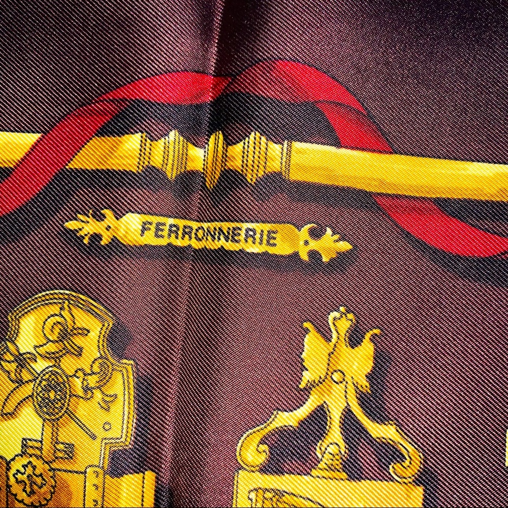 SOLD Hermès | Ferronnerie Silk Scarf - Picture 7 of 9